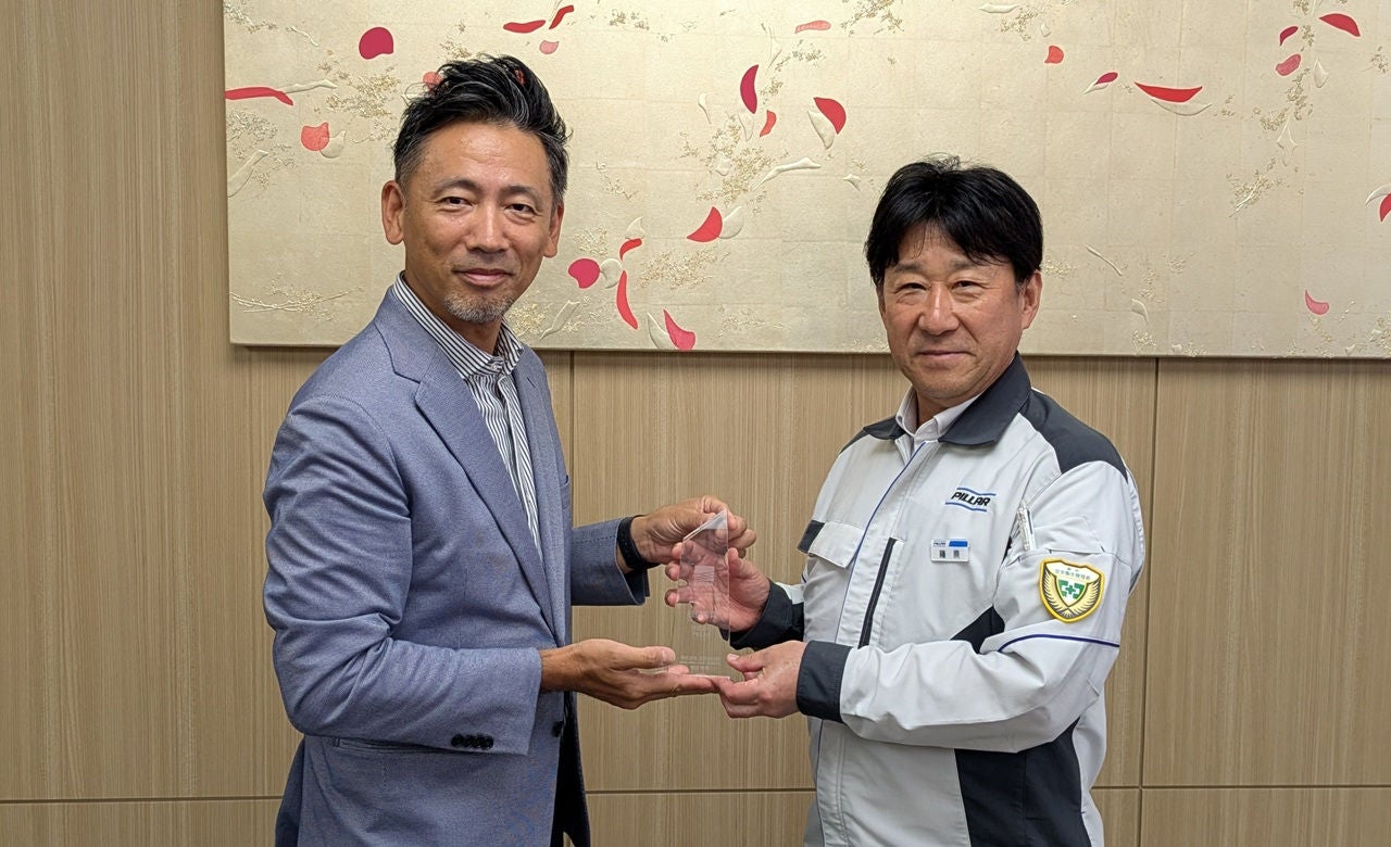 左より：荏原製作所 サプライチェーン戦略統括部 グローバル調達・SCM戦略部長  荒木 祐一、株式会社PILLAR 常務執行役員 藤原優さま